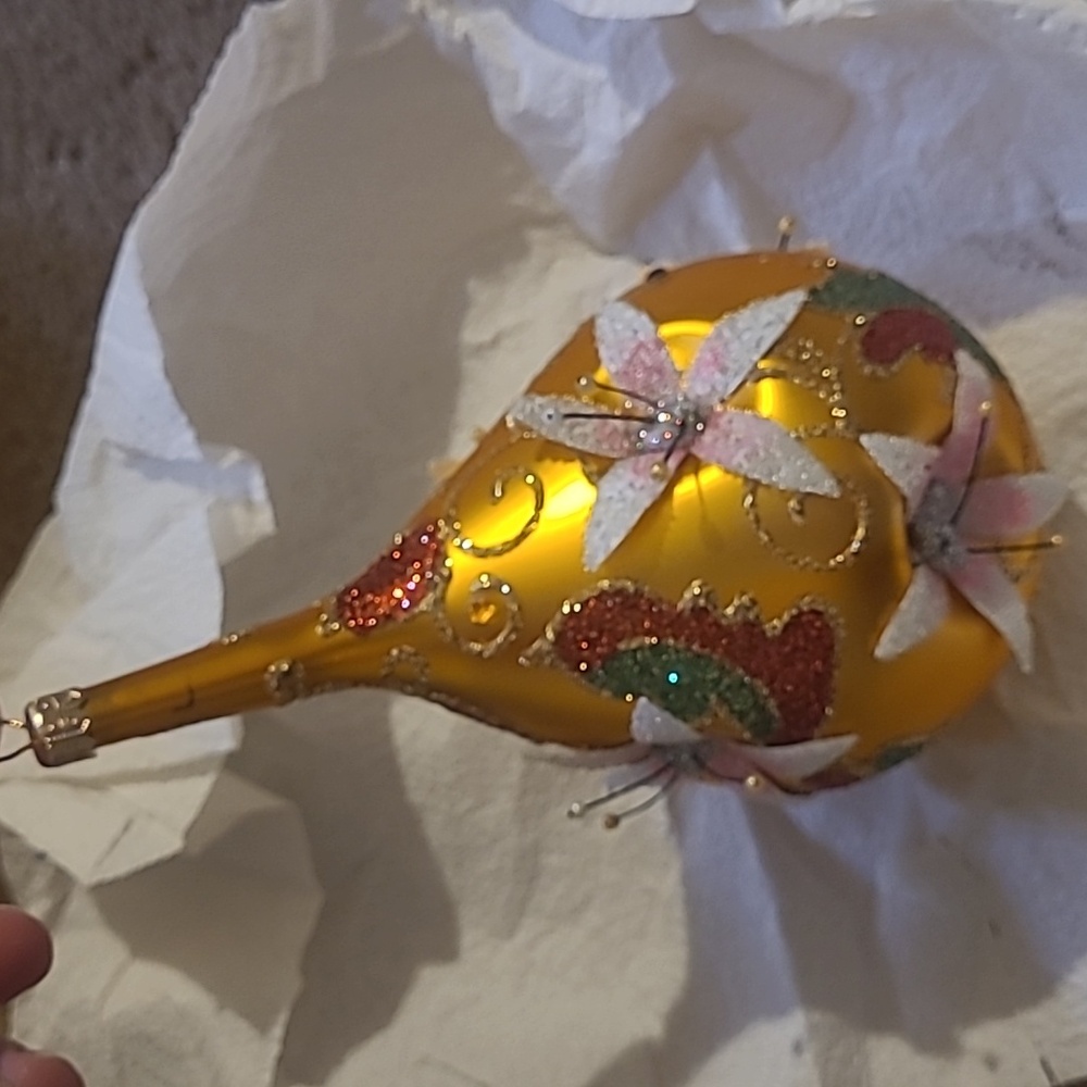 Vintage retro unique gold sparkly sequin glitter floral decorative ornament